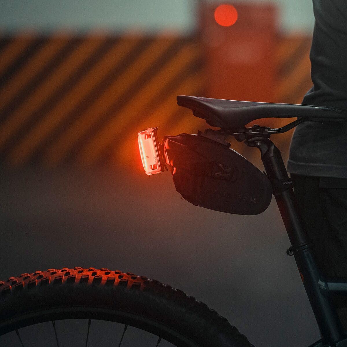 Topeak PowerLite BT Combo Bike Light Set – 800 Lumen Bluetooth Front Light + 80 Lumen Wireless Rear Light, Multi-Mode, USB Rechargeable, IPX6 Waterproof Safety Lighting