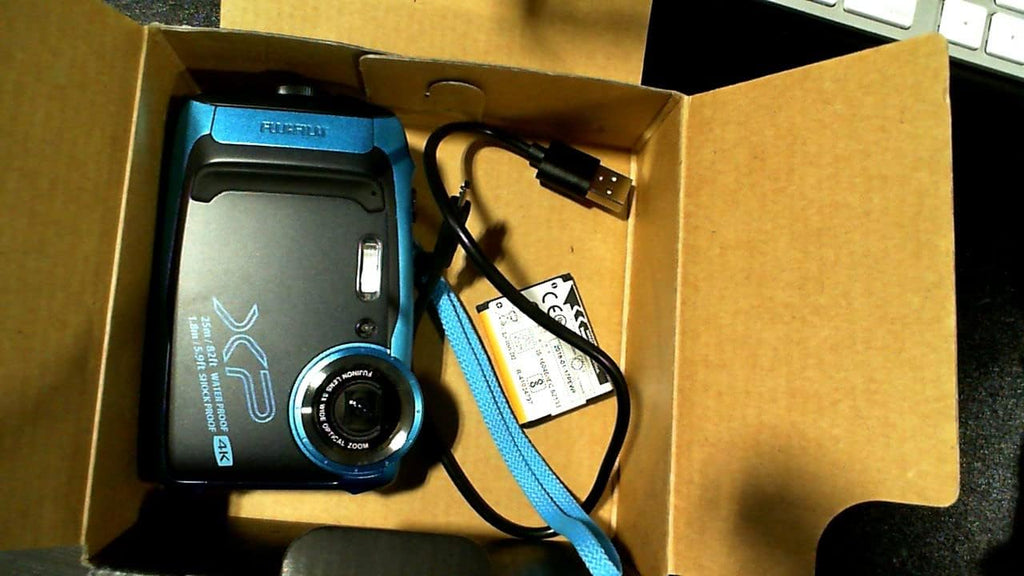FinePix XP140 Bundle W/SD Card - Sky Blue