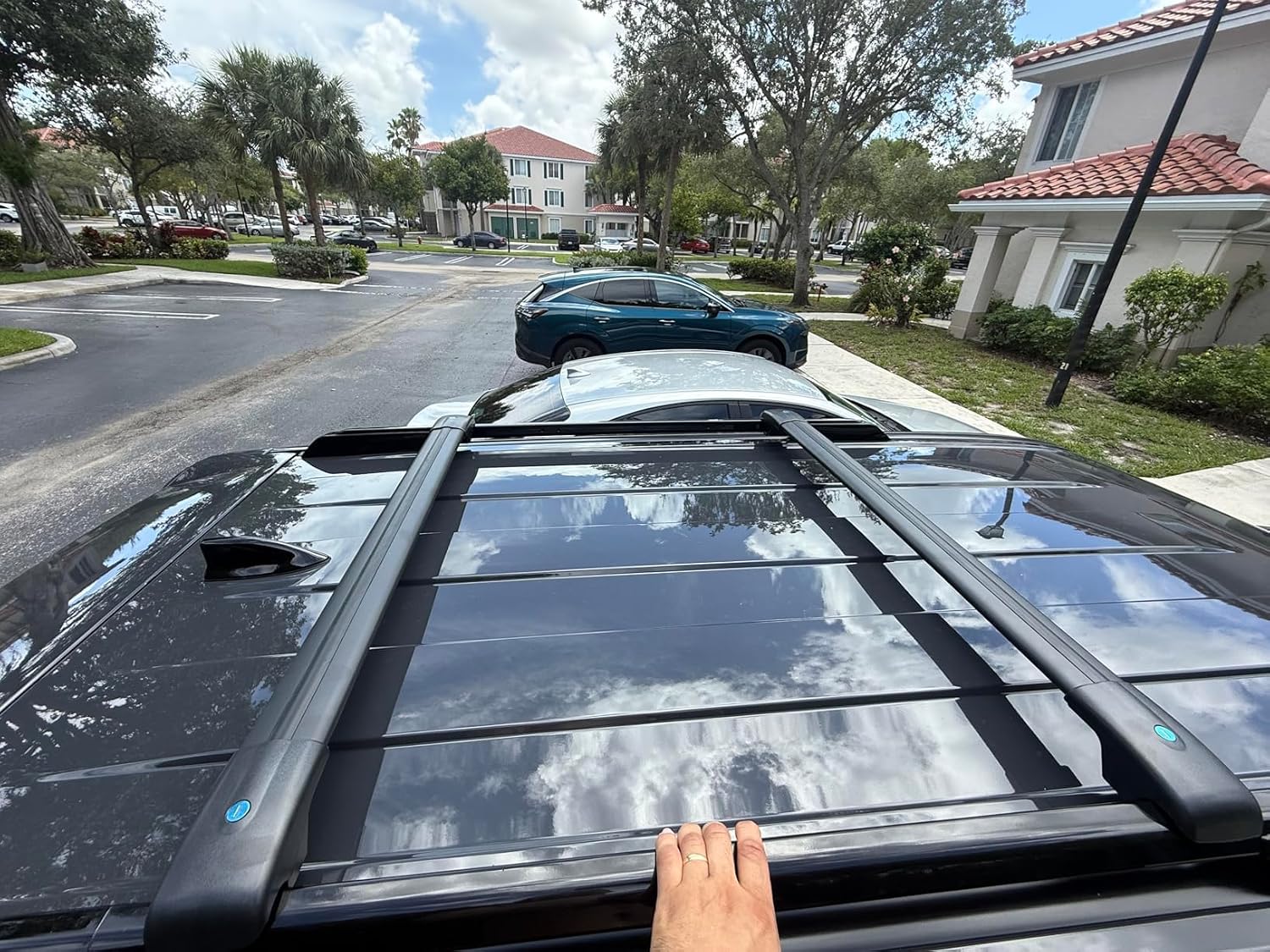 Lockable Roof Rack Cross Bars Compatible with Hyundai Venue 2022 2023 2024 2025 SEL Limited Luggage Cargo Carrier Anti-Theft Metal Roof Rack Cross Rails